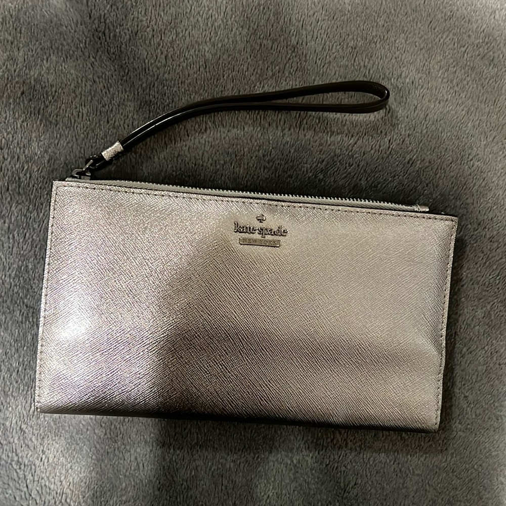 Cute Kate Spade wristlet